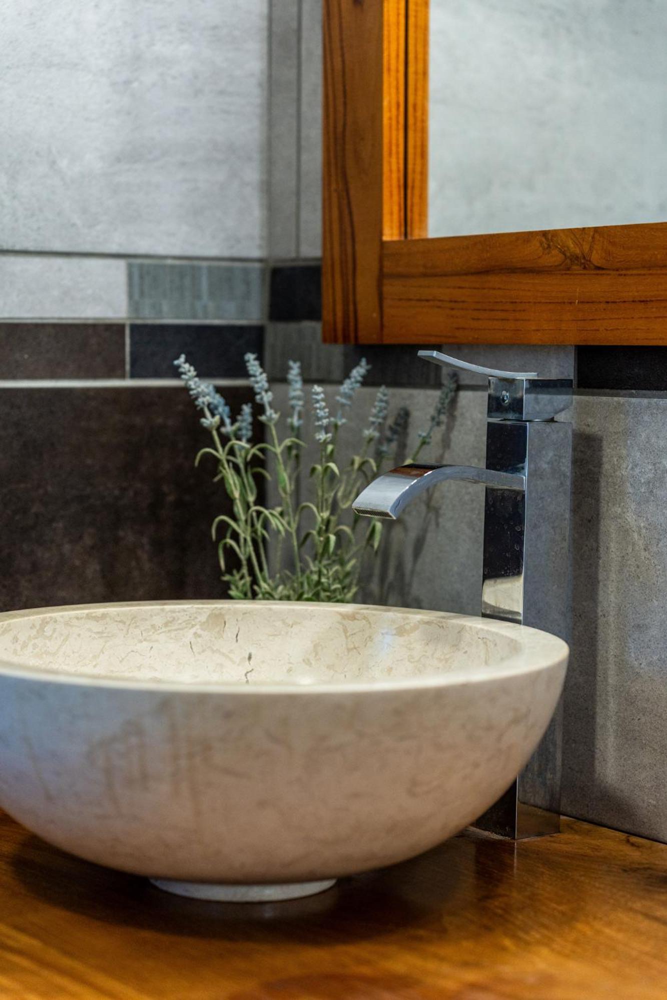 Villa Et Grand Jacuzzi Six Personnes, En Pleine Nature Saint-Joseph Bagian luar foto